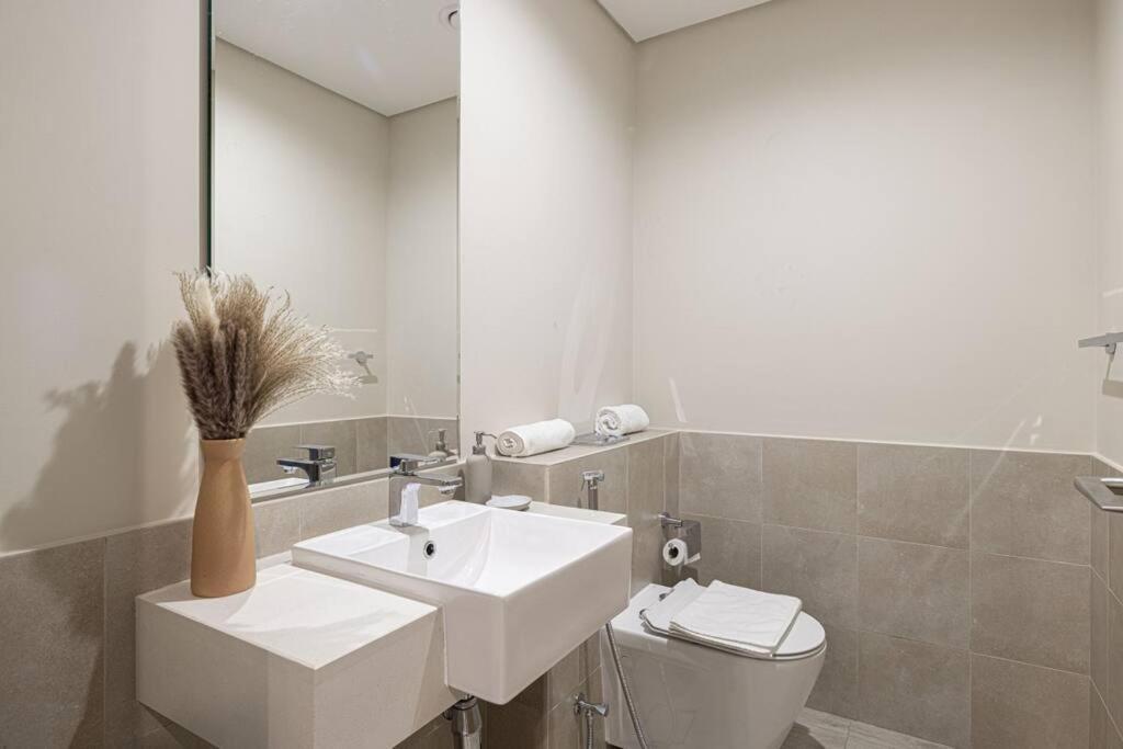 דירות דובאי Chic 2 Bed Near Trade Centre With 5 Star Amenities מראה חיצוני תמונה